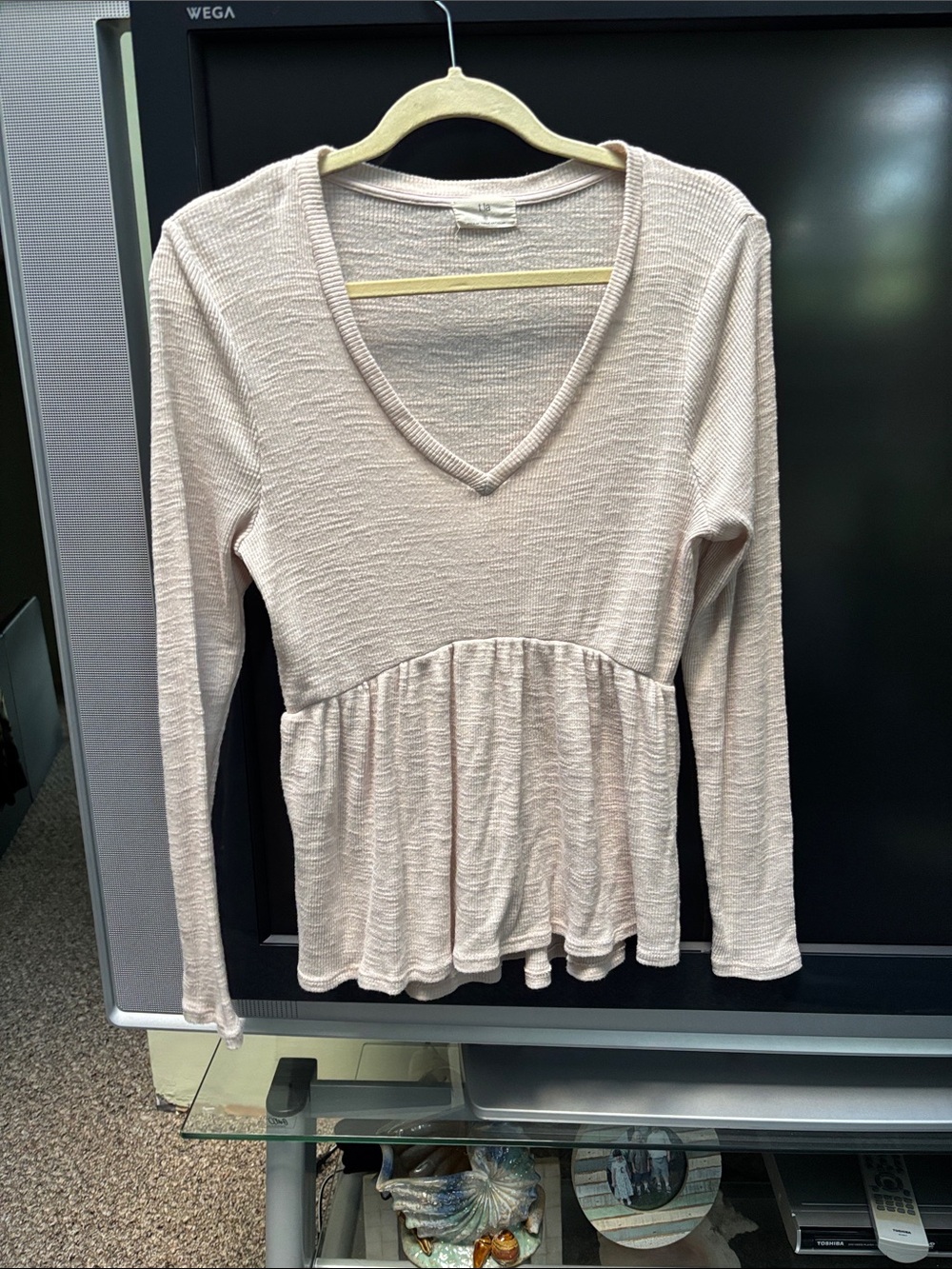 T.La V-Neck Long Sleeve Peplum Top Sz Small